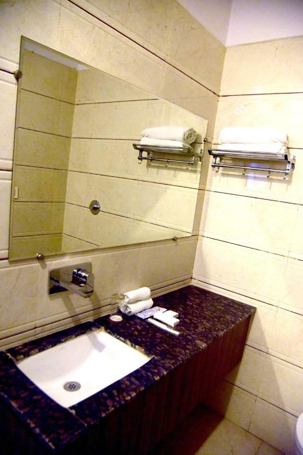 Hotel Ds Inn Amritsar Buitenkant foto