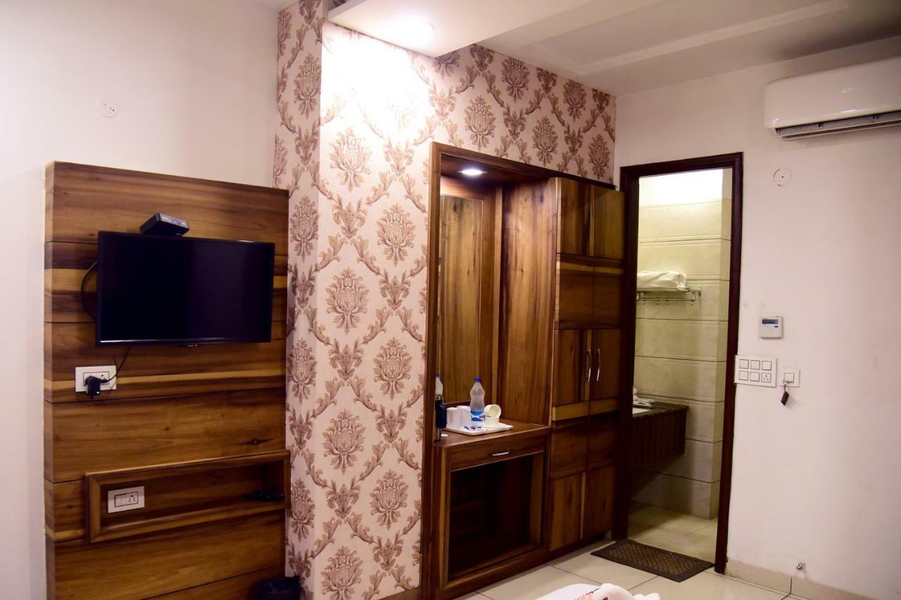 Hotel Ds Inn Amritsar Buitenkant foto