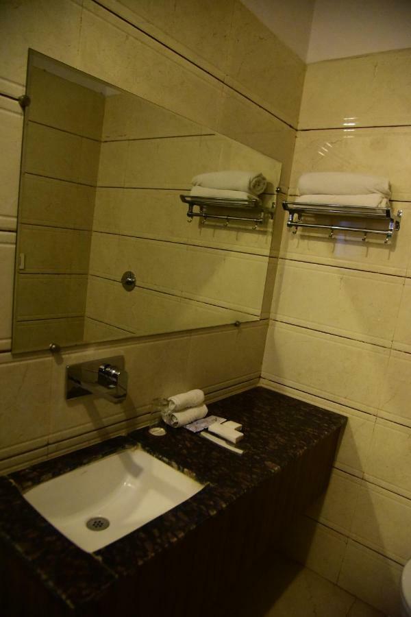 Hotel Ds Inn Amritsar Buitenkant foto